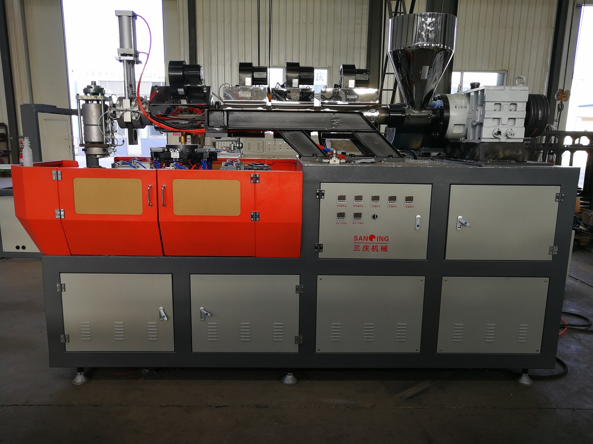 SQ-6-2 Rotary Blow Molding Machine