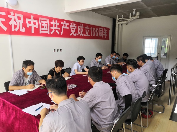 亚搏yabo(中国)装饰公司党委书记马红漫到西山文化产业园项目做习近平总书记七一重要讲话专题宣讲