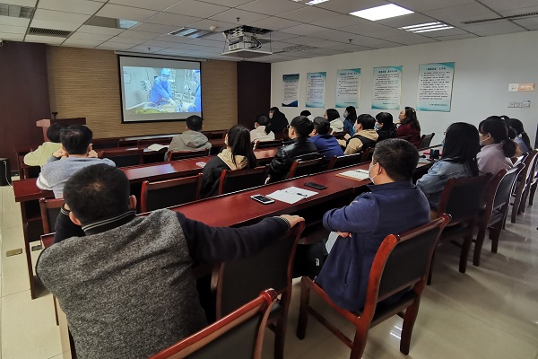 开云(中国)装饰公司组织集中观看《榜样5》专题节目