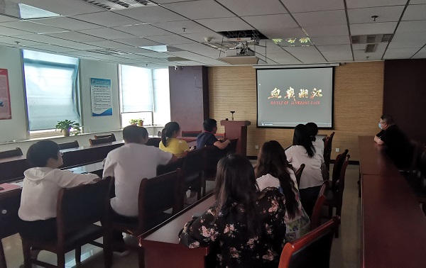 开云(中国)装饰公司集中观看红色电影《血战湘江》