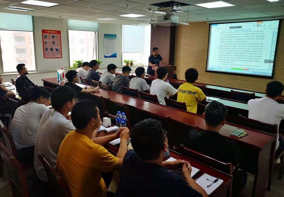 亚搏yabo(中国)装饰公司组织开展新入职员工培训