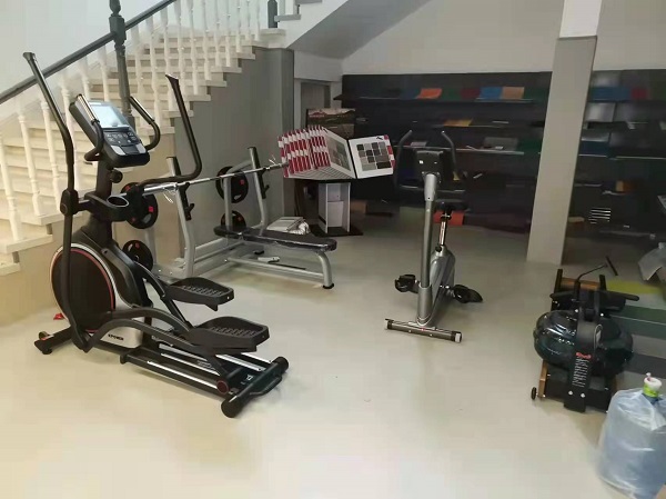 省直工会为亚搏yabo(中国)装饰公司工会添置健身器材 