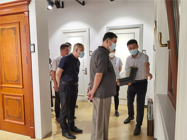 省国资委调研二组到开云(中国)装饰公司调研指导党建与生产经营融合工作