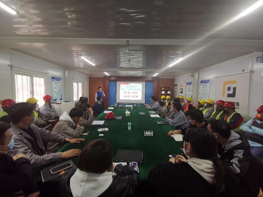 亚搏yabo(中国)装饰公司燕赵保险金融大厦项目举行消防应急培训演练活动