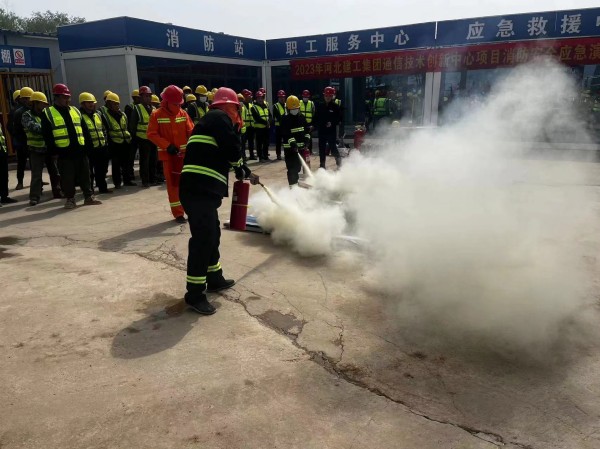 亚搏yabo(中国)装饰公司鹿泉通信技术创新中心项目举行消防安全应急演练活动