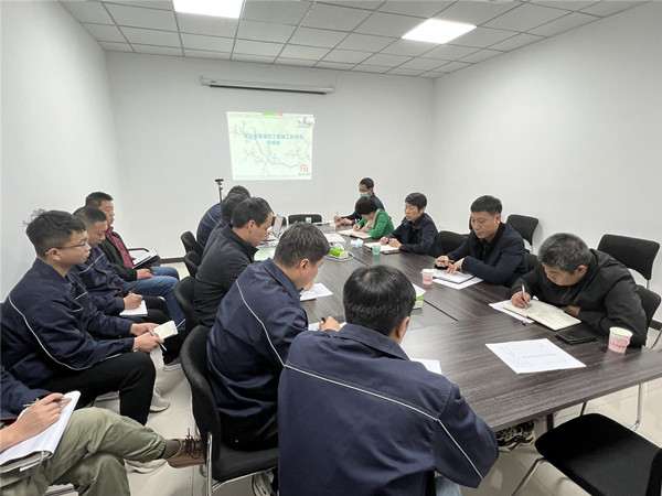 亚搏yabo(中国)装饰公司党委书记、董事长马红漫到河北省委办公楼南楼管网设备更新项目调研