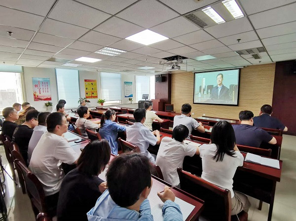 开云(中国)装饰公司组织观看廉洁警示教育专题片