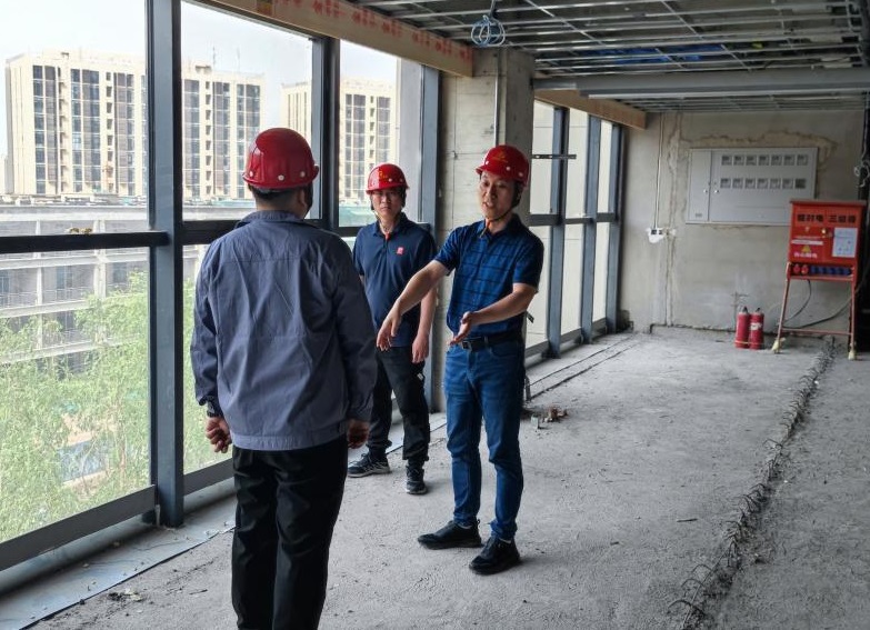 集團裝飾公司領導深入項目檢查指導工作