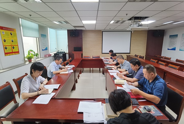 集團裝飾公司黨委理論學習中心組召開第七次集體學習會議