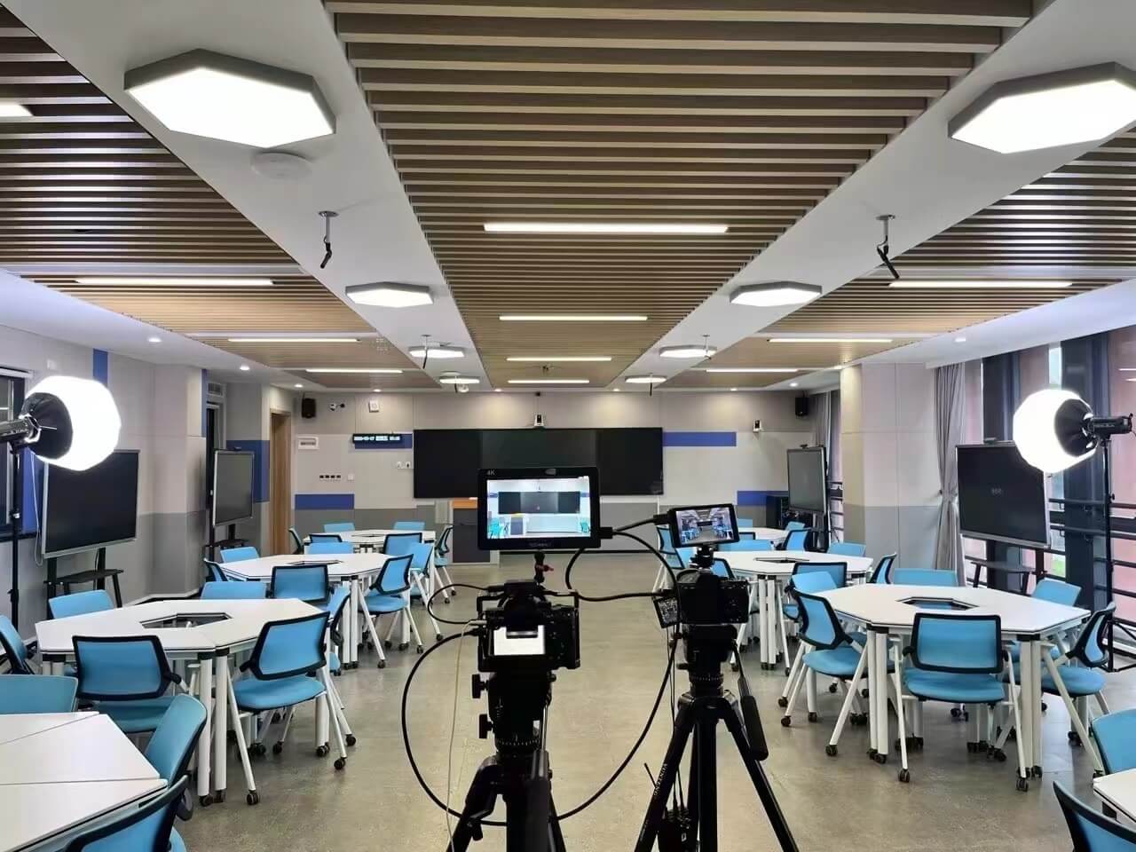 悦动协助学校制作《美育教师教学基本功比赛》参拍作品