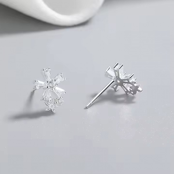 HSE2950214 Ladia Jewelry 925 Sterling Silver Five Leaf Grass High Definition Zircon Stud Earring