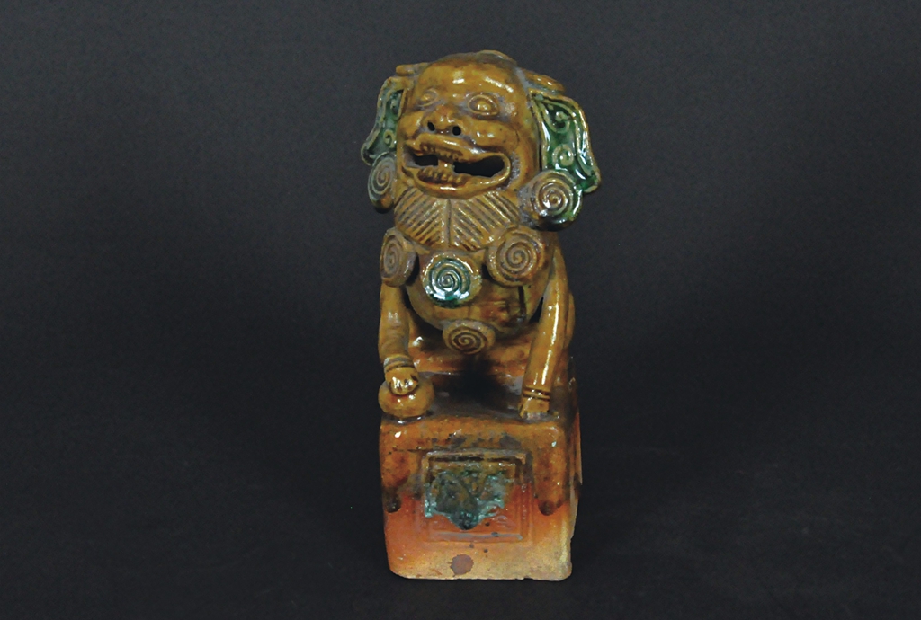509    陶狮摆件