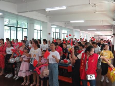 The second parent-child summer camp was grandly held.