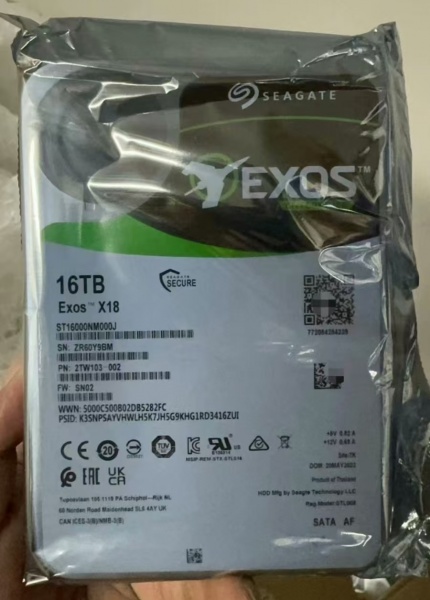 Seagate Exos X18 16TB Enterprise HDD - CMR 3.5 Inch Hyperscale SATA 6Gb/s, 7200 RPM, 512e and 4Kn FastFormat, Low Latency with Enhanced Caching (ST16000NM000J)