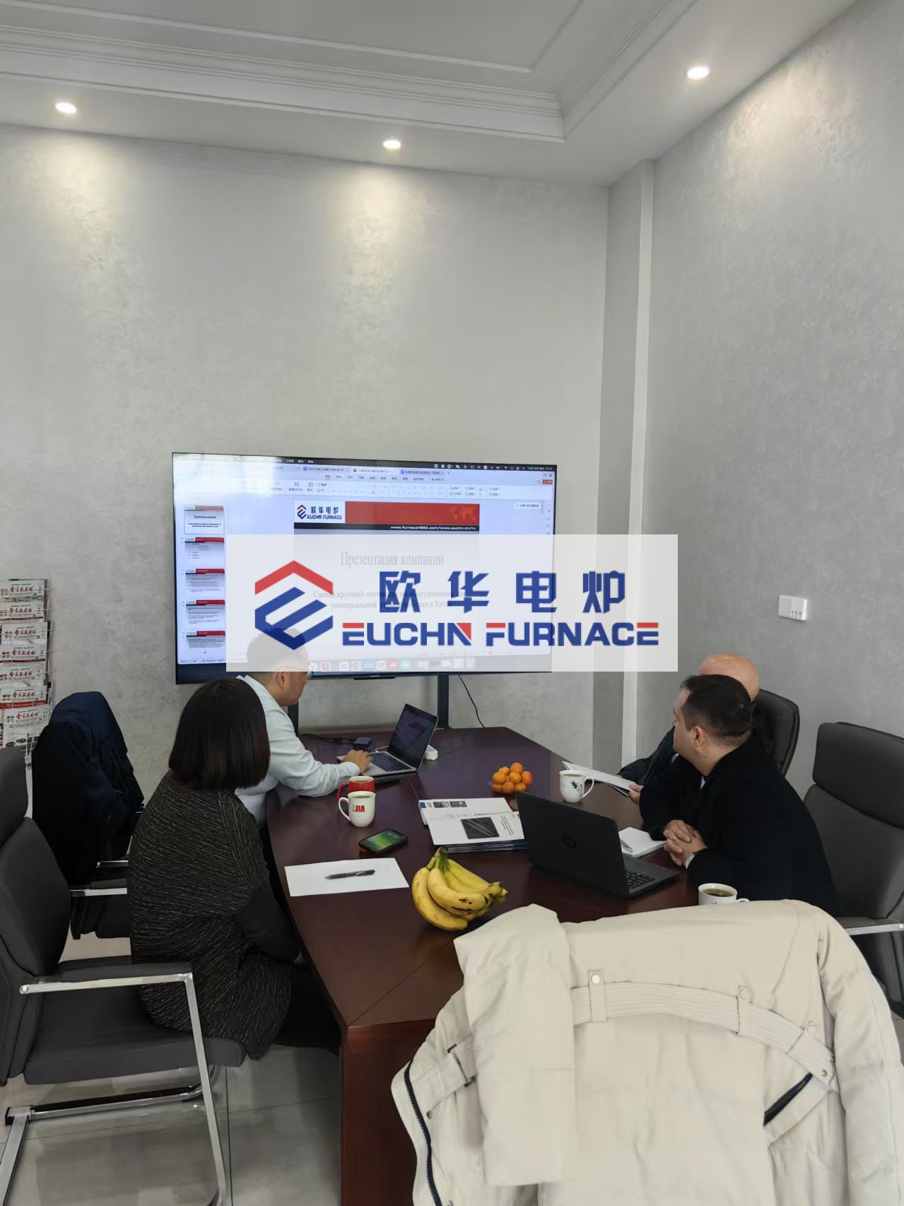 热烈欢迎俄罗斯客户光临我厂选购热处理设备