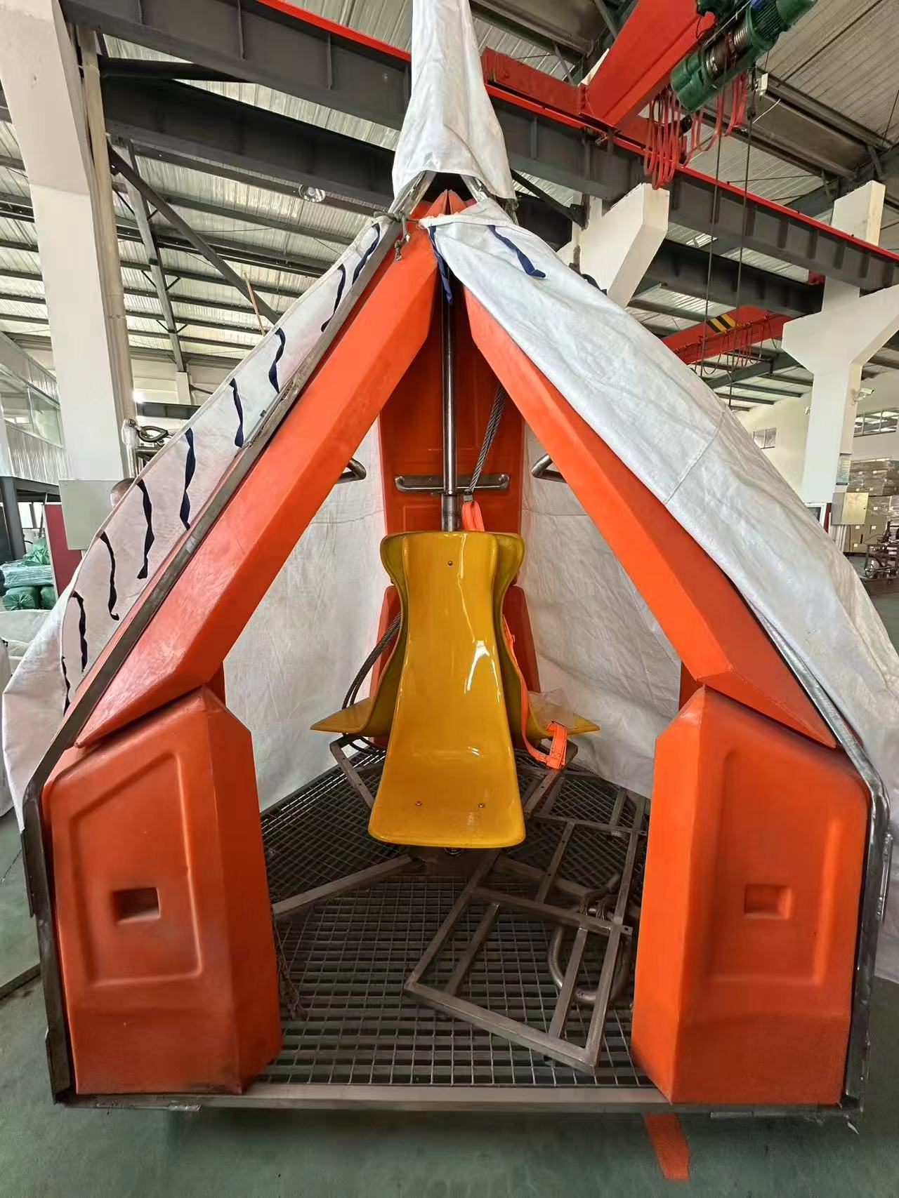FLOATING MANNED BASKET