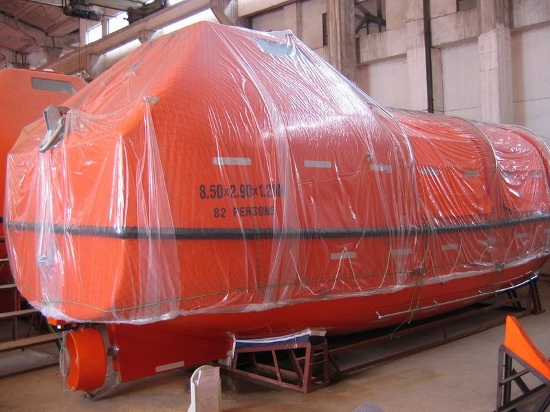 PARTIALLY  ENCLOSED  LIFEBOAT
