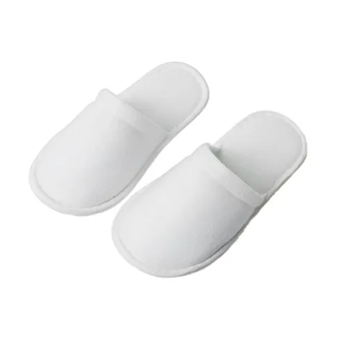 Nonwowen slipper