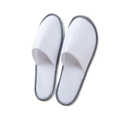 Nonwowen slipper