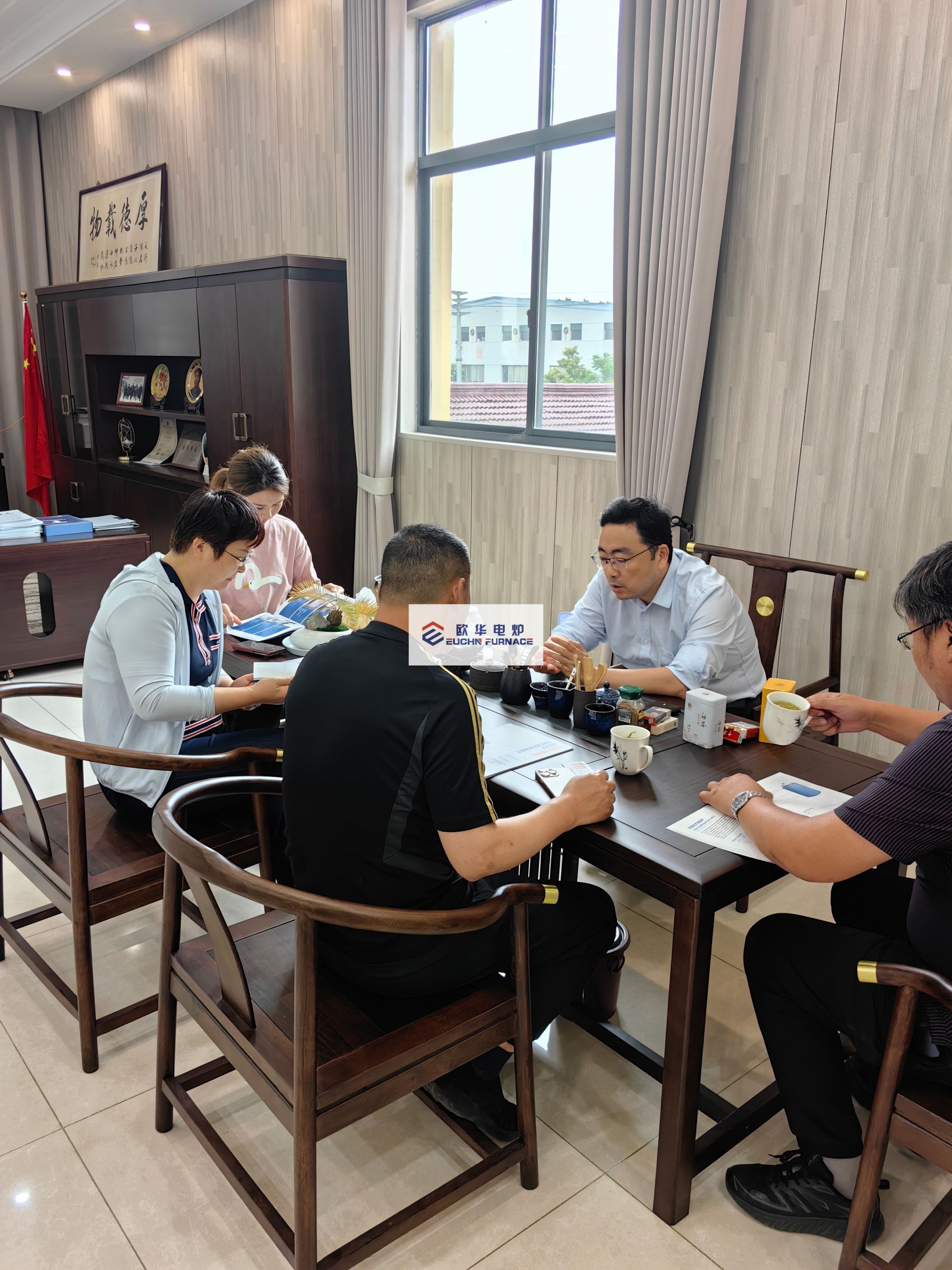 Warmly welcome new customers to visit our company to consult bell furnace equipment