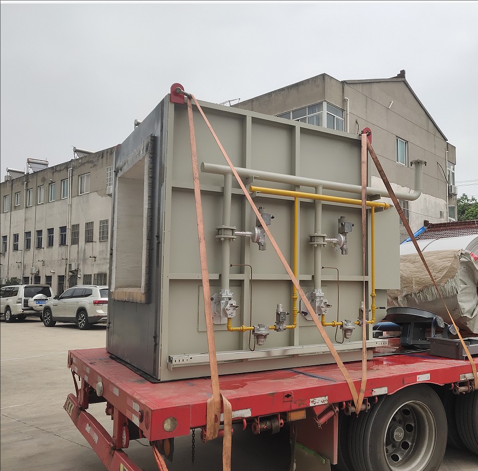  Compact Gas Heat Treatment Furnace for Enhanced Efficiency