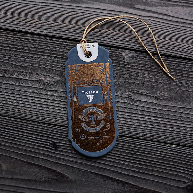Custom Luxury Jeans Garment Hang Tag Eco-friendly Paper Cloth Tag For Clothes Luxury Jeans Hang Tag With Metal Eyelet
