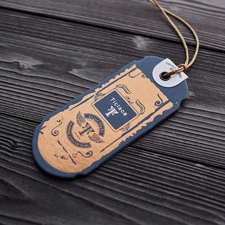 Custom Luxury Jeans Garment Hang Tag Eco-friendly Paper Cloth Tag For Clothes Luxury Jeans Hang Tag With Metal Eyelet