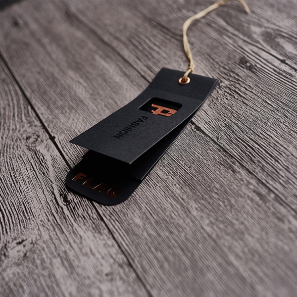 Customized Luxury Jeans Hang Tag Clothing Paper Hang Tag With Gold Foil Luxury Garment Hang Tag Printing