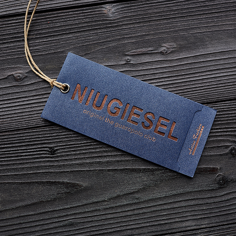 Customized Paper Jeans Hang Tag For Men's Wear Brand Extravagant Paper Garment Hang Tag For Premium Brand Clothes Bags Swing Tag