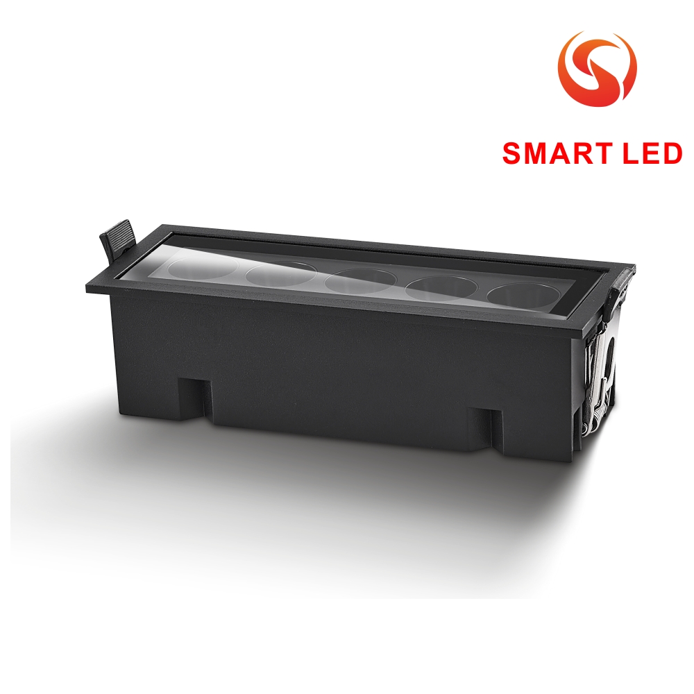 Outdoor Recessed Linear Light 
