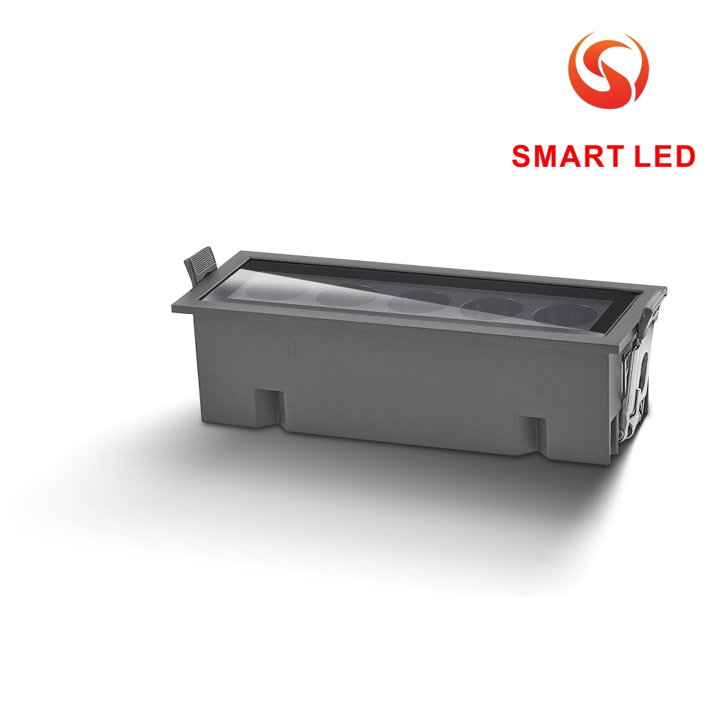 Outdoor Recessed Linear Light 