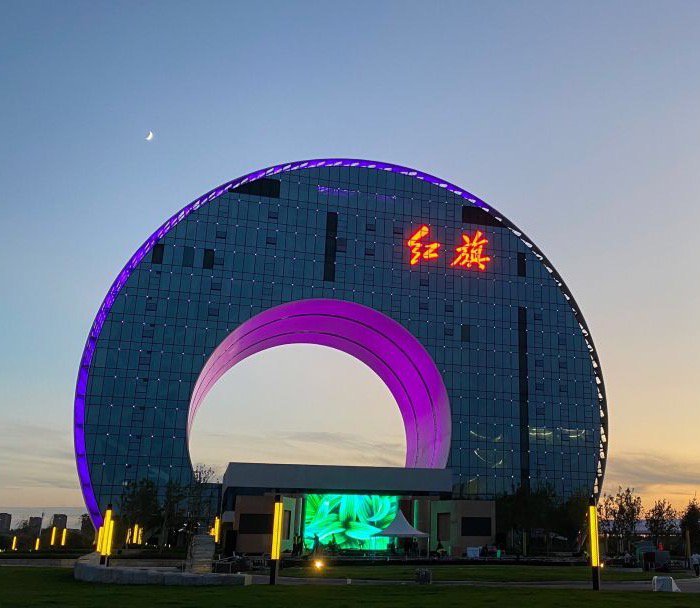 DIGIRATE迪吉瑞为长春红旗创新大厦内的众多会议室提供了完整智能会议系统解决方案，得到用户的高度赞赏