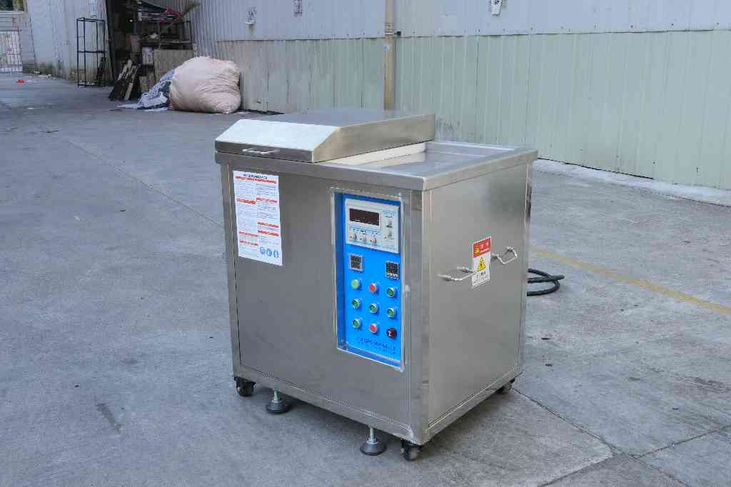 電解超聲波模具清洗設備：技術升級與多行業應用
